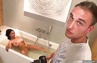 XXX 妈妈的恶魔他妈的他从后面 大藏宝色情影片
