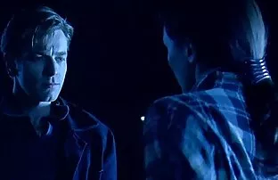 XXX 我的妻子吸吮Groupen超过30男人在一个酒吧。 免费的继母色情