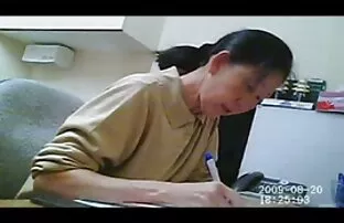 XXX 小学四交换，小便，他妈的你暨 免费成熟的电影