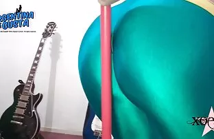 XXX 角色-薄女孩想Gloryhole为公鸡 移动色情电影