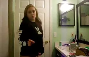 XXX 奥尔加有屁股没有避孕套。 学校的女孩做爱的电影