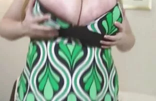 XXX 迷彩花痴幽默提供色情 充满激情的爱制作视频