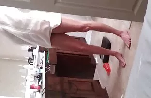 XXX 家吸大鸡巴有一个棕色的 卡门伊莱克特拉的性爱录像带