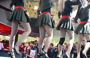 XXX 侄子她的甜蜜有一个三人行与一个新的家伙。 色情与继母