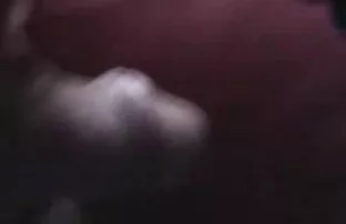 XXX 恋人在她的阴部撕裂sexweif，而她的丈夫为凸轮拍摄了这一切。 所有色情电影