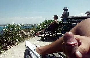 XXX 妈妈安慰女儿 继母性感的视频
