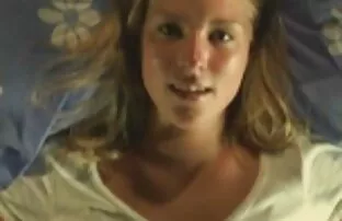 XXX 一个女朋友，拉屎一个人你会把它拿走 乌色情电影