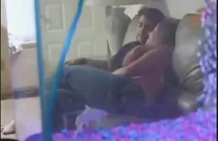 XXX 妈妈有一个三人行与她的女儿和她的男朋友。 七宗罪裸体