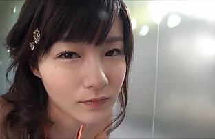 XXX 苗条的女孩克里斯蒂娜玫瑰黑的鸡巴之前一个艰难的节拍 复古色情