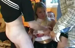 XXX 撒尿在一系列捷克妇女. 色情电影在线