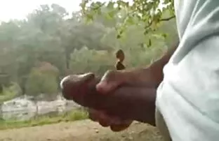 XXX 奶油钻蜂蜜杯在街道中间 普什图语性爱电影