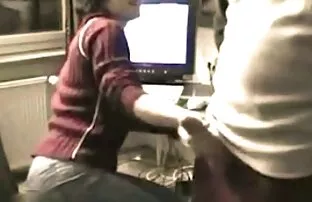 XXX 首先，妹妹，兄弟，狗屎像专业的色情电影。 名人的性爱录像带色情